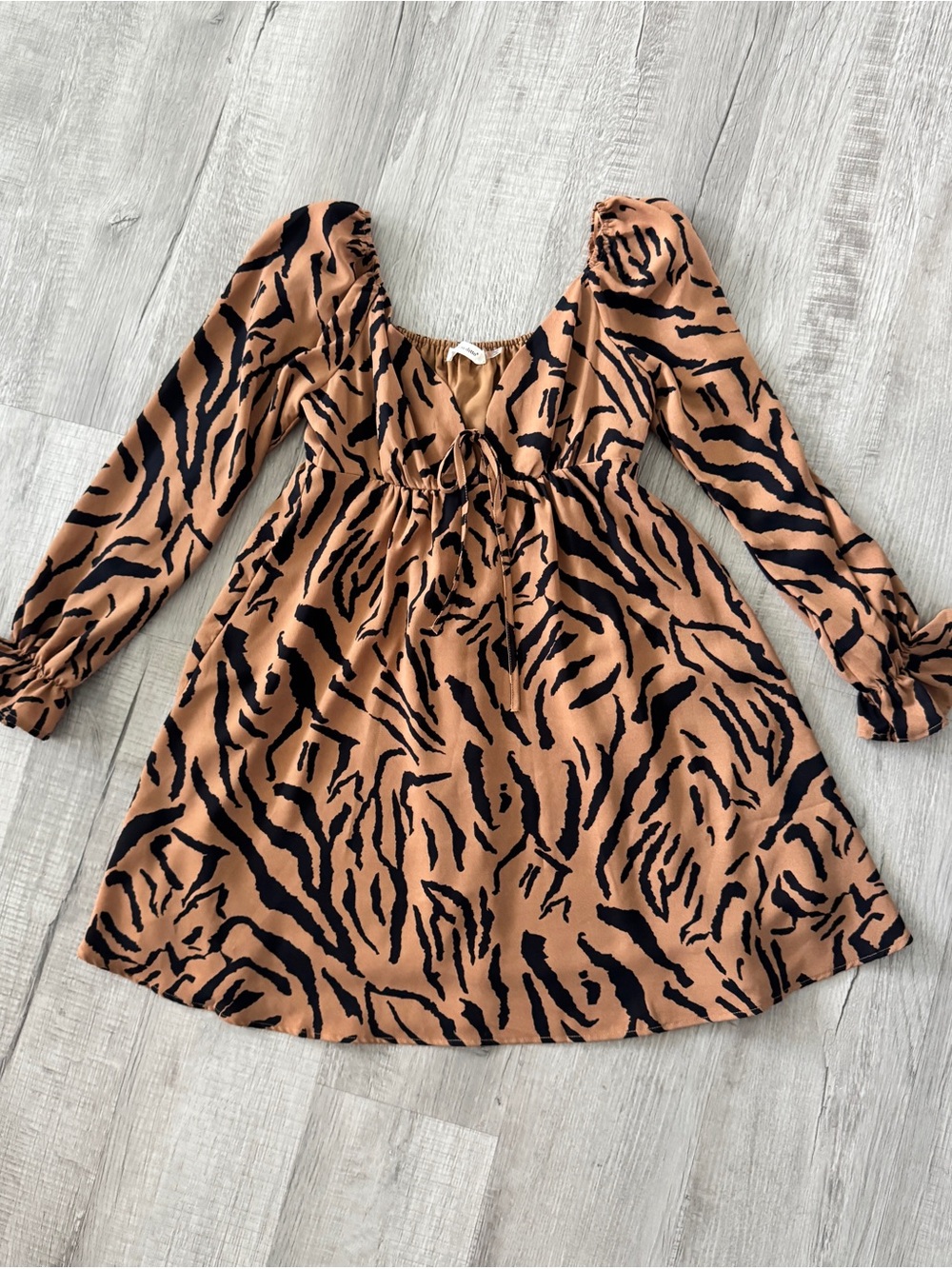 NWT Idem Ditto Tiger Print Long Sleeve Dress Size S - Bella Bella Boutique